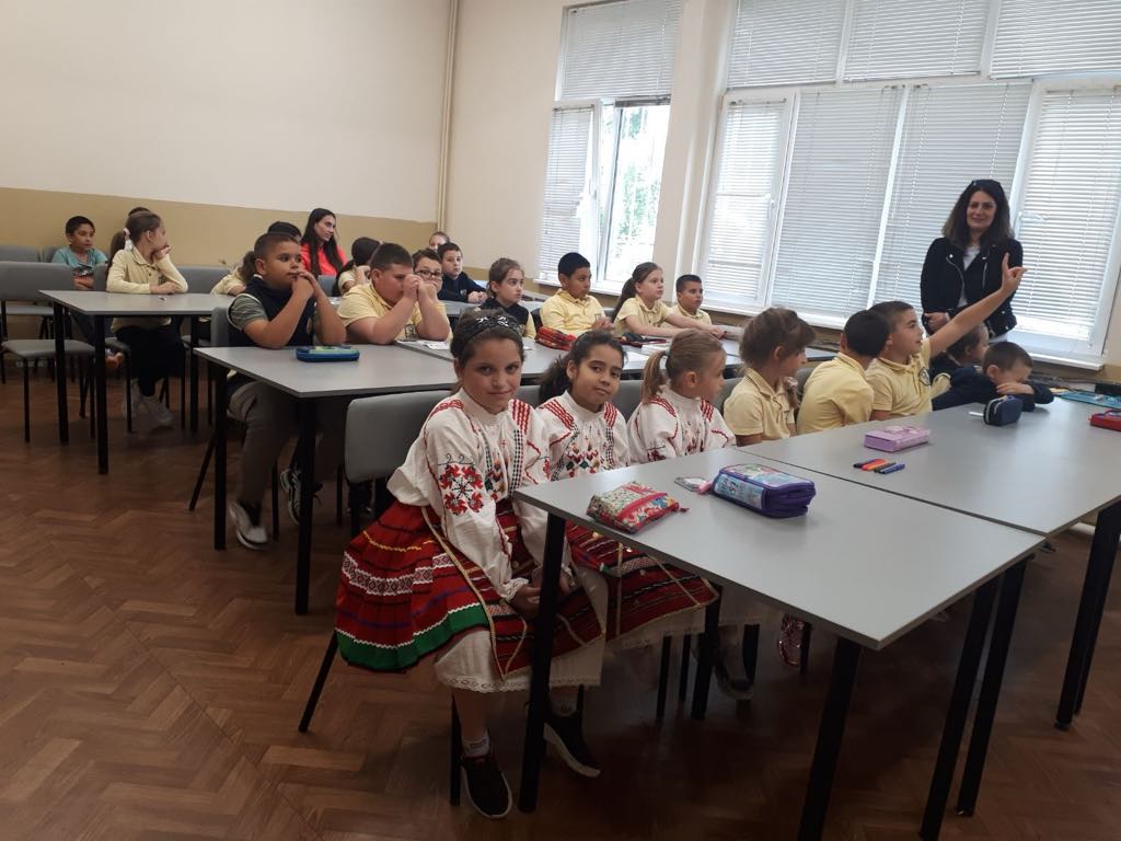 „Събрахме златото на литературата в Златната книга на клуба“