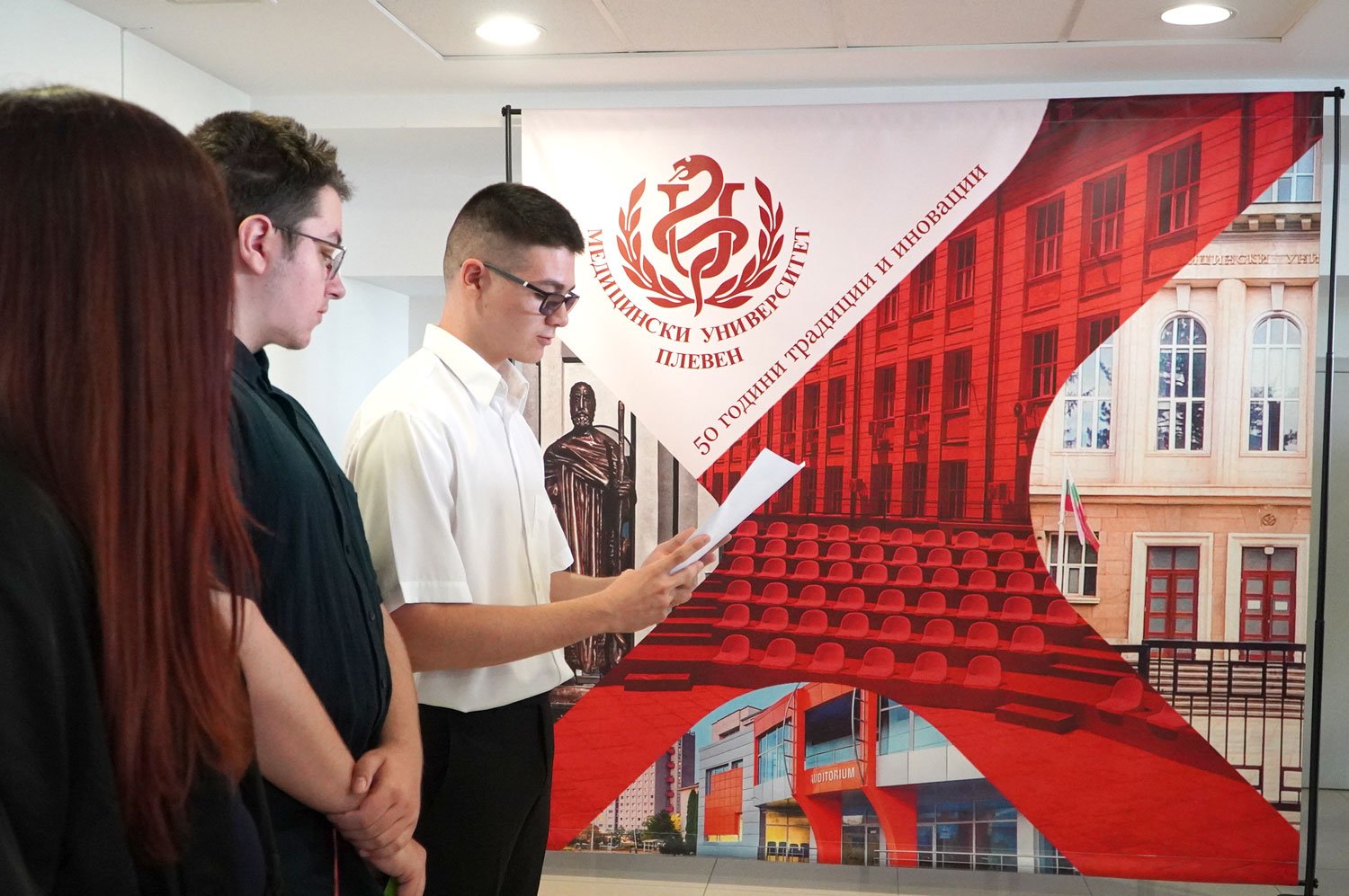 Изложбата “И ний сме дали нещо на света” - партньорства и в празниците!